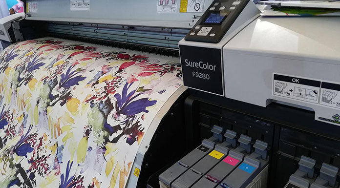 Urozmaicenie materiału za pomocą nadruku