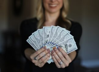 Czy można dobrze zarabiać bez studiów? Czy można dobrze zarabiać bez studiów?